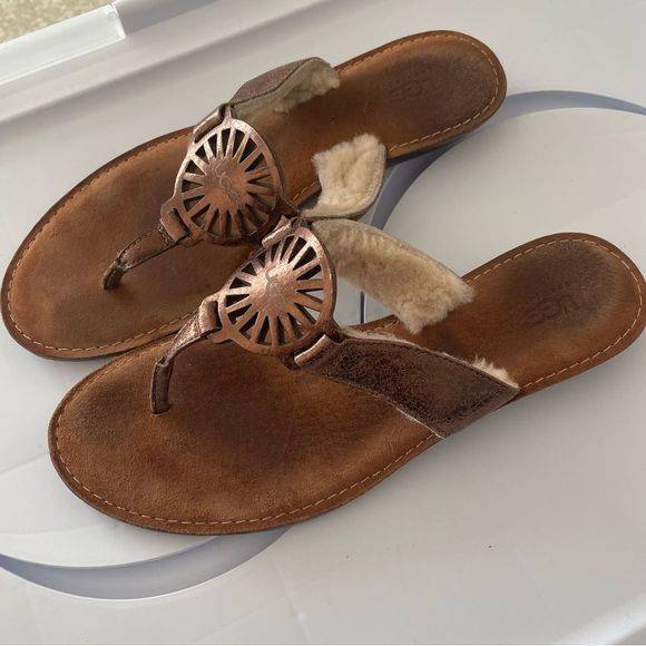 UGG women’s brown warm Sandals Size 7 - Picture 3 of 4